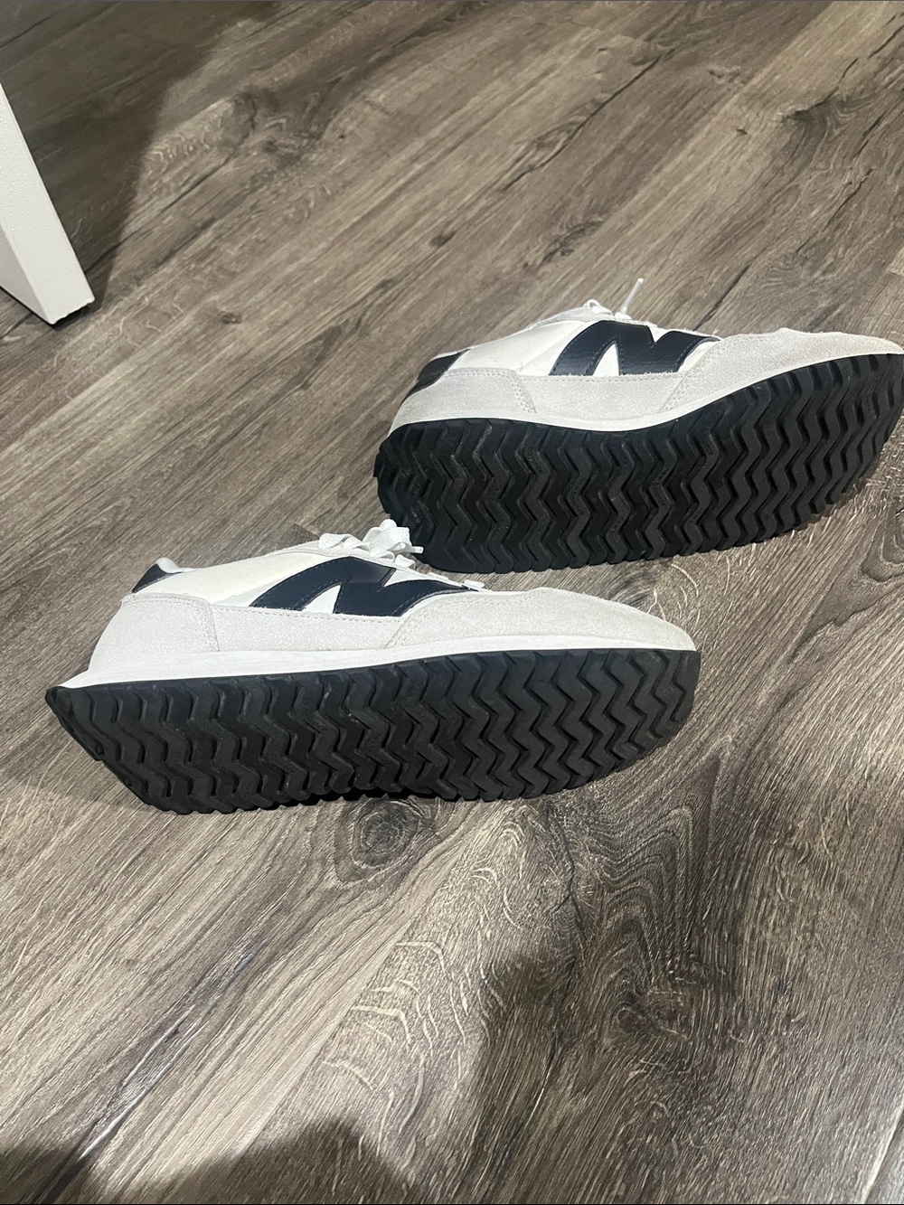 New Balance Women's White and Black Retro Runner Sneakers - Picture 3 of 4